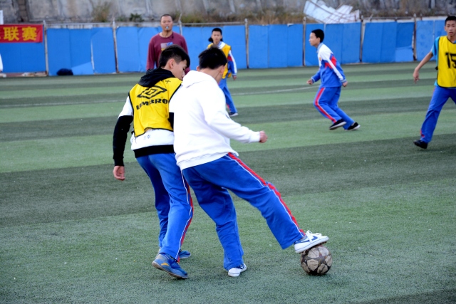 恩比德11分76人负热火 拉文末节6三分公牛取胜